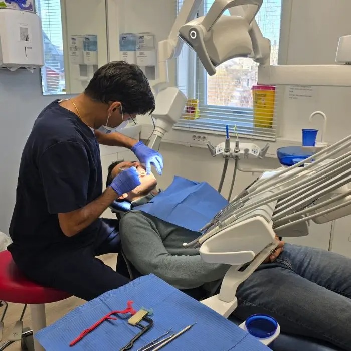 Tannimplantat – alt du trenger å vite før du velger behandlingen